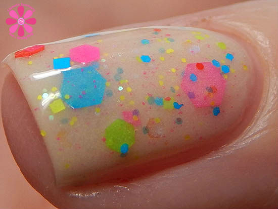 Summer Fest 2015 Serum No 5 Plur macro Swatch