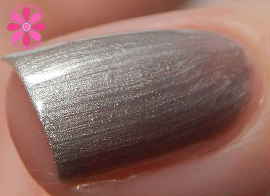 Salon Perfect Rockin The Red, White & Blue Collection Titanium Swatch macro