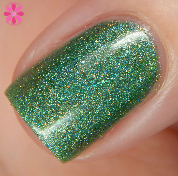 August Addicted to Holos Indie Box Sweet Heart Polish Hot August Nights Swatch macro