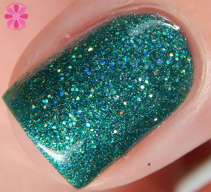 Glam Polish Darkly Dreaming Collection It's Alive! Swatch Macro