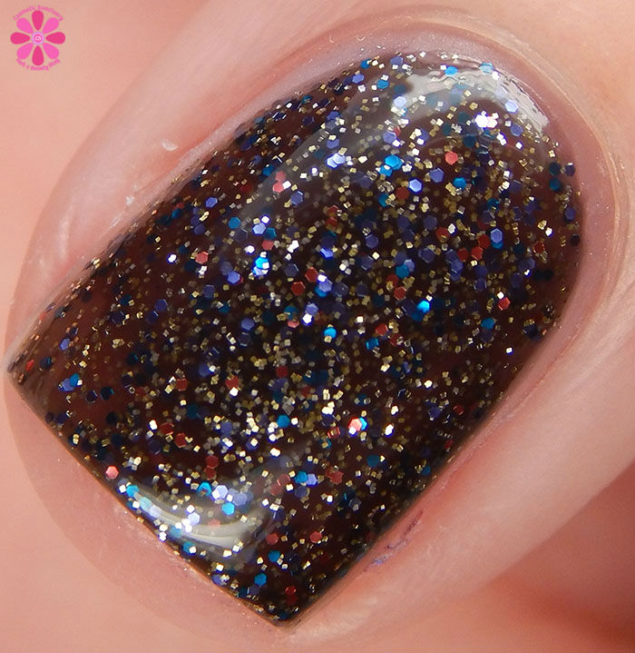 A England To Emily Bronte Collection Heathcliff Swatch Macro