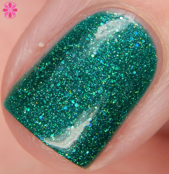 Colors by Llarowe Winter 2015 Collection Tree Of Lights Swatch Macro