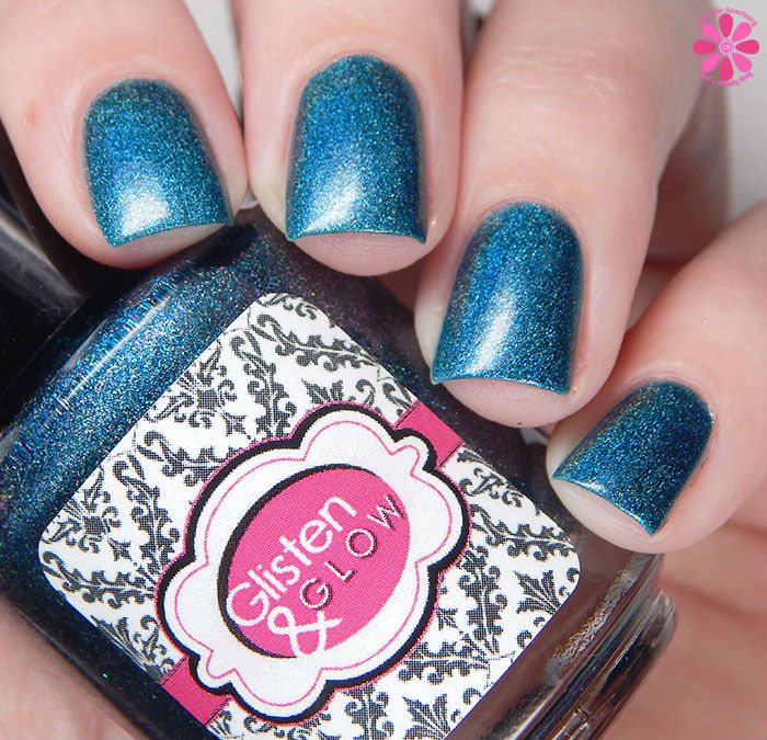 The Un-Valentine Collaboration Box Glisten and Glow Single and Ready to Mingle Up