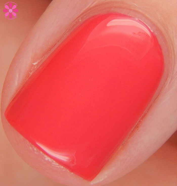 OPI Hello Kitty Collection OPI Spoken From The Heart Swatch Macro