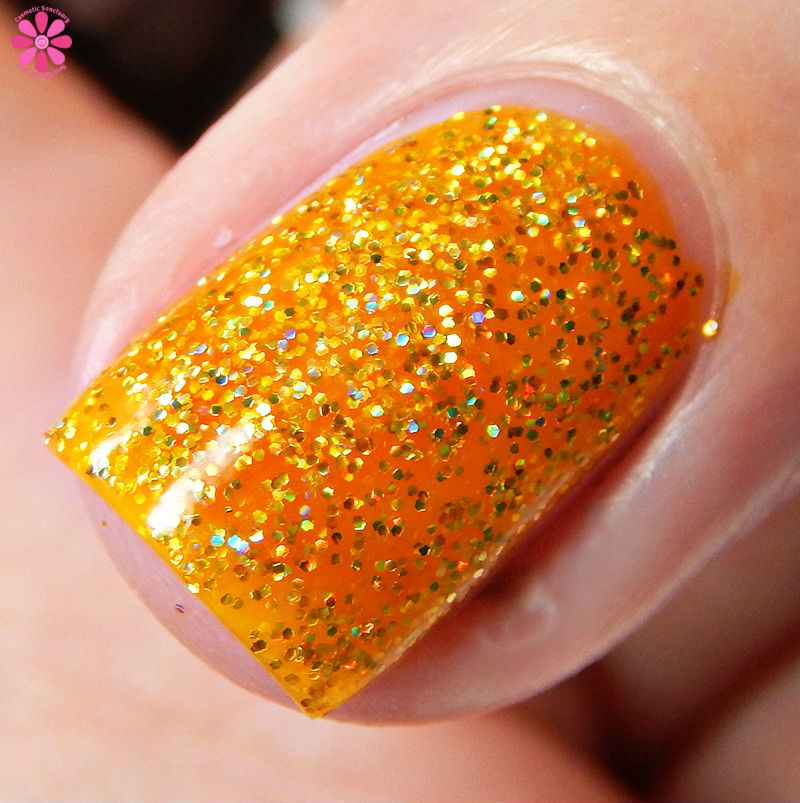 Gold Shall Be There Crowns Macro