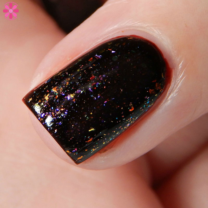 pahlish-crunchy-leaves-side