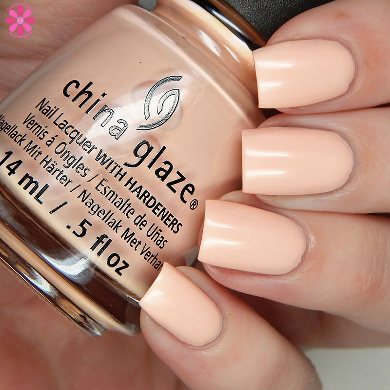 china-glaze-seas-and-greetings-holiday-2016-collection-sand-in-my-mistletoes
