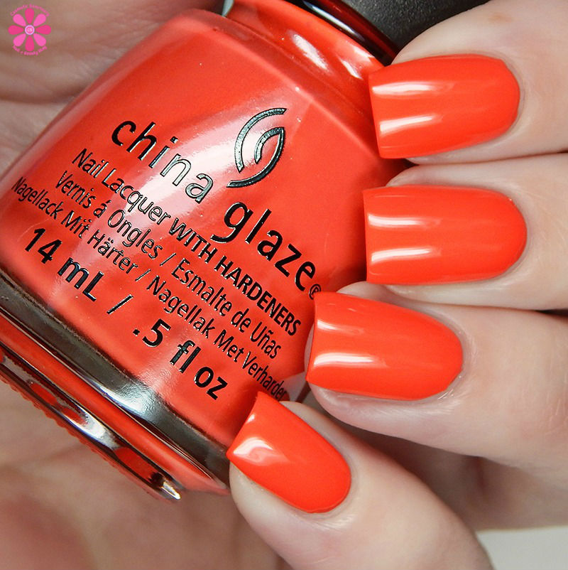 china-glaze-seas-and-greetings-holiday-2016-collection-tis-the-sea-sun