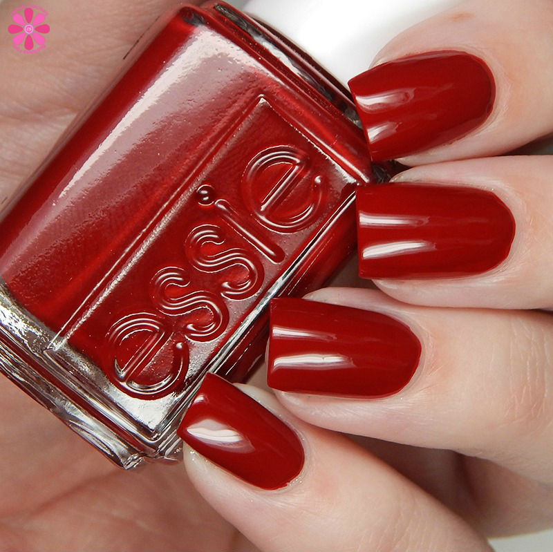 essie-winter-2016-collection-party-on-a-platform